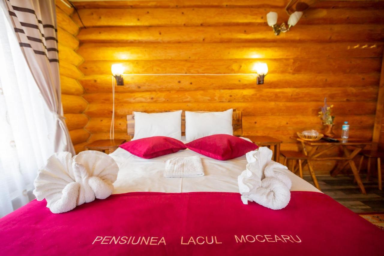 Отель Pensiunea Lacul Mocearu Budesti  Экстерьер фото